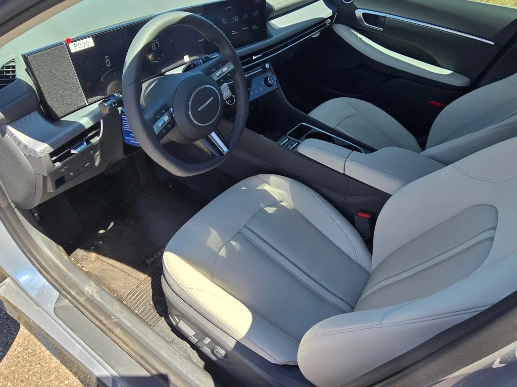 Used 2026 Transmission Blue Hyundai SEL Sport image 24