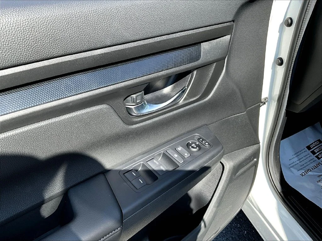 New 2026 Platinum White Pearl Honda AWD EX image 17