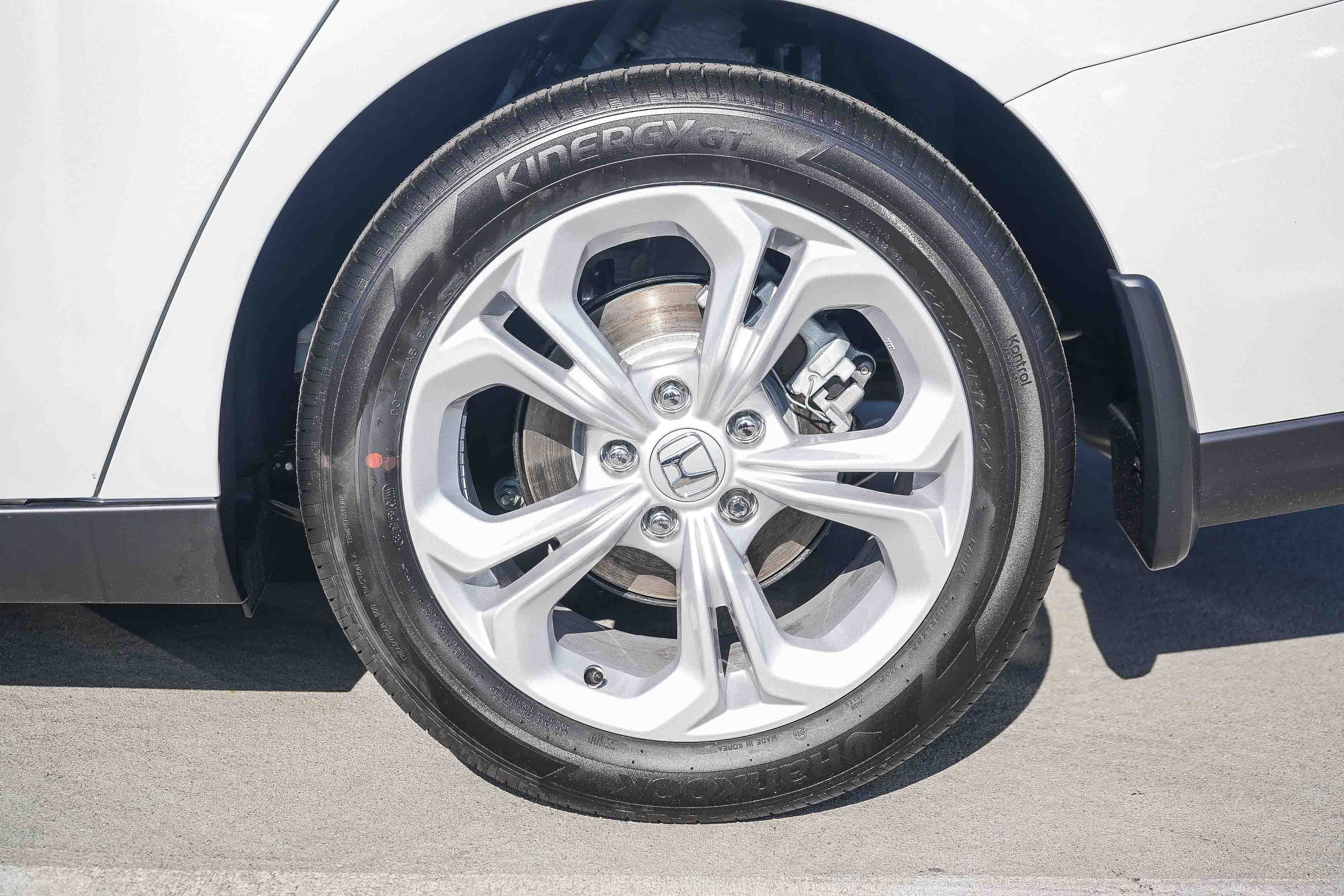New 2026 Platinum White Pearl Honda LX image 10