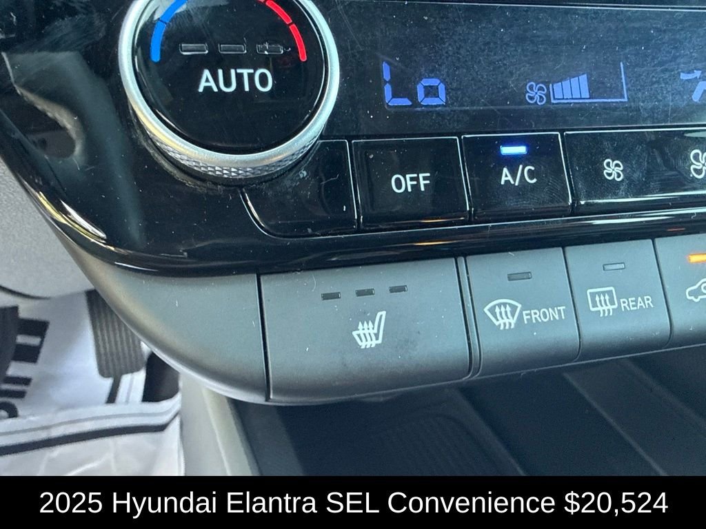 Used 2025 White Hyundai SEL Convenience image 29