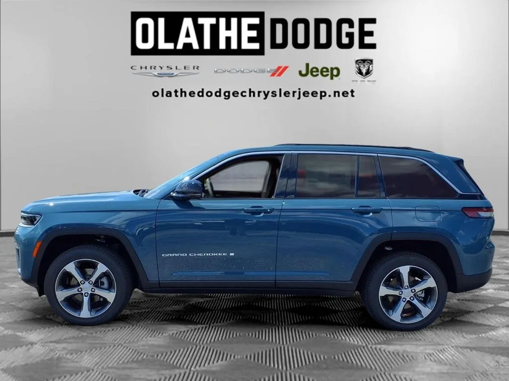 New 2026 Steel Blue Exterior Paint Jeep Limited image 19