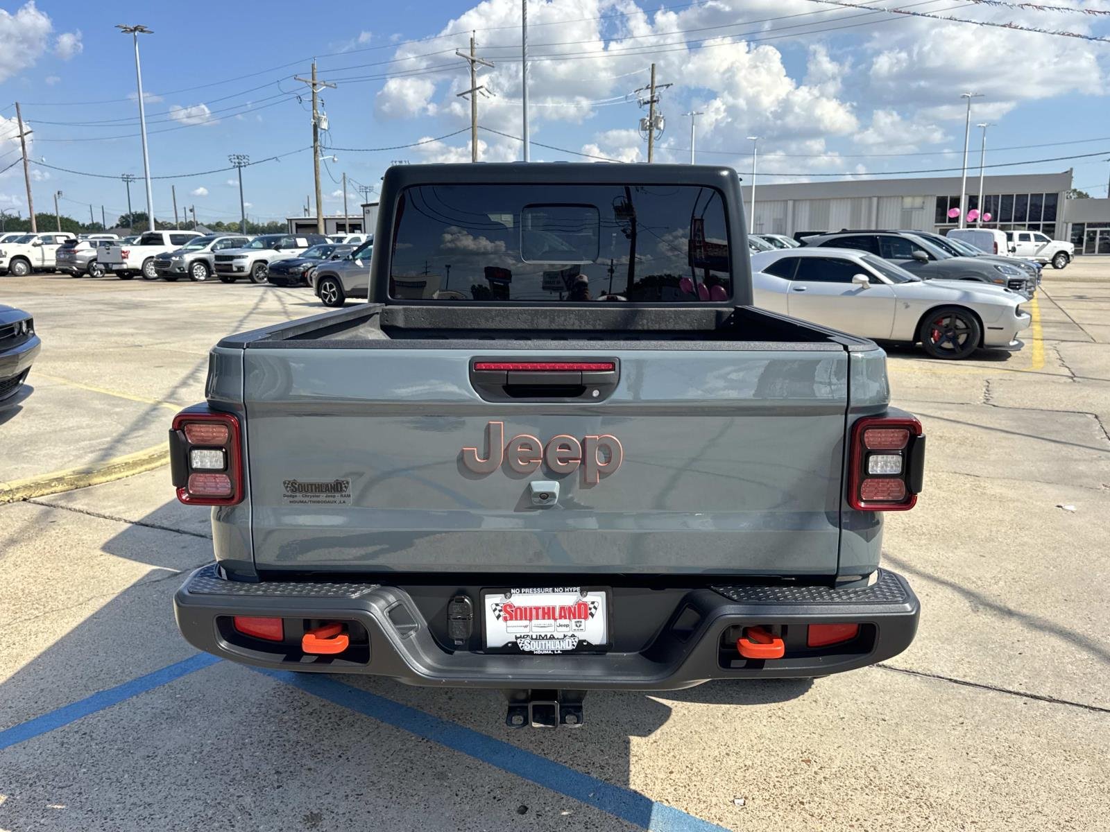 Used 2025 Anvil Clearcoat Jeep Mojave image 6