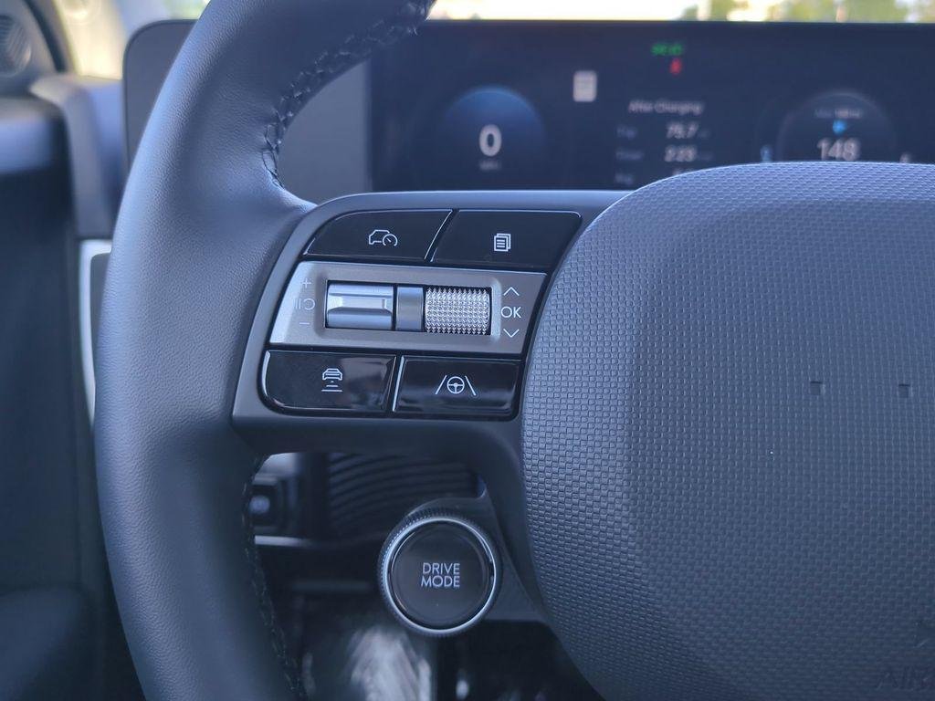 New 2026 Black Hyundai SE Standard Range image 32