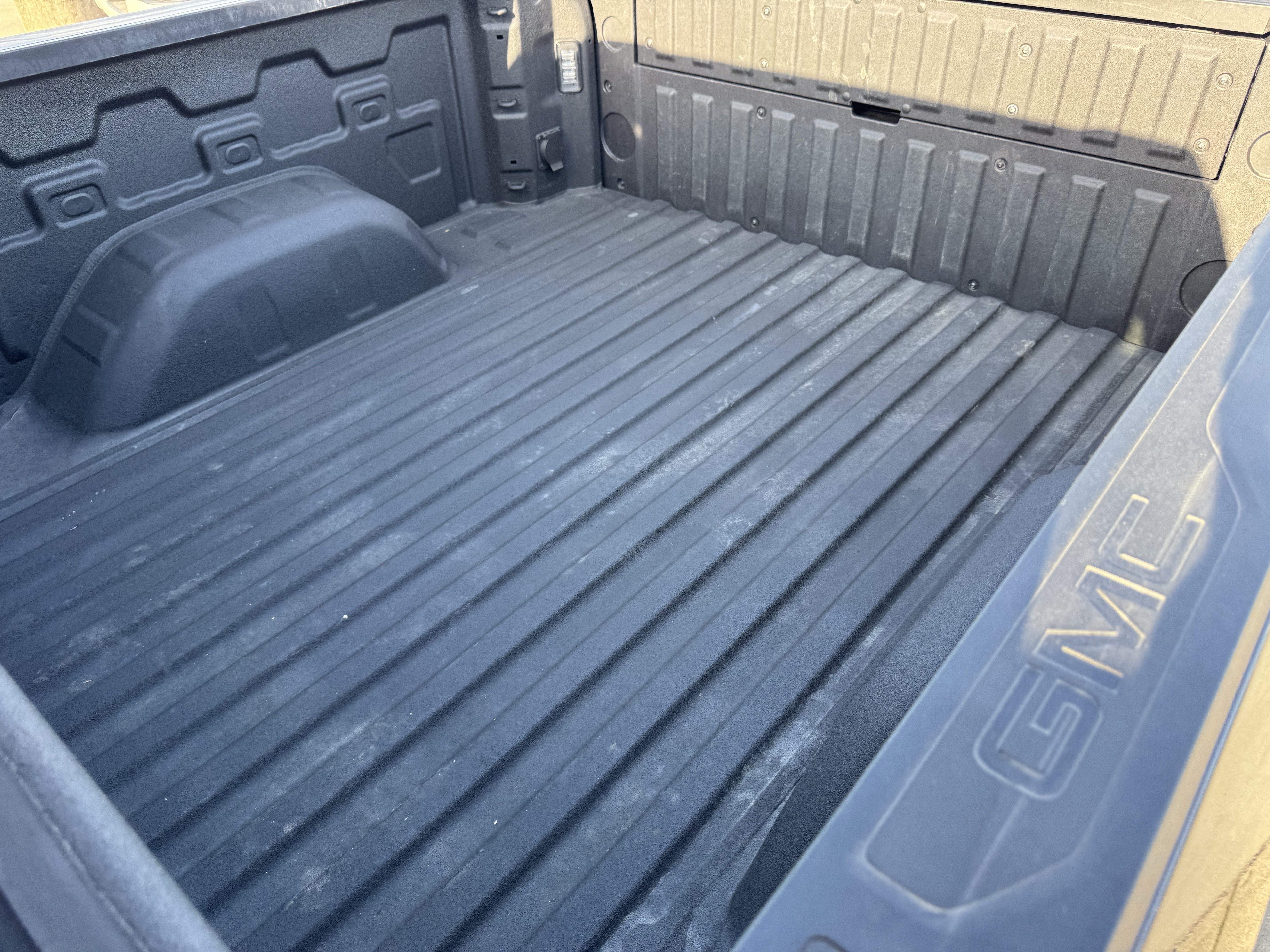 Used 2025 Titanium Rush Metallic GMC Elevation image 25