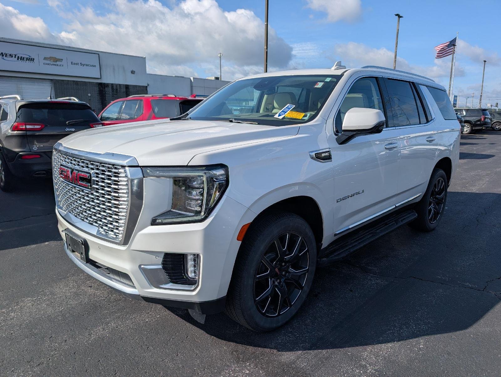 Used 2023 White Frost Tricoat GMC Denali image 4
