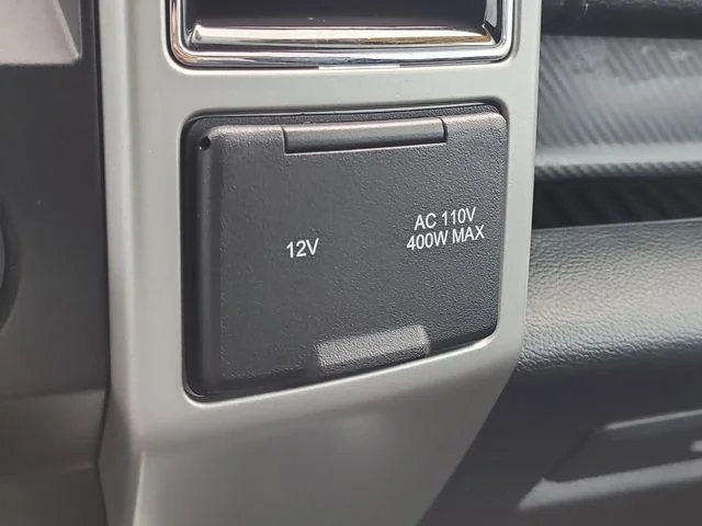 Used 2020 White Ford Lariat image 28