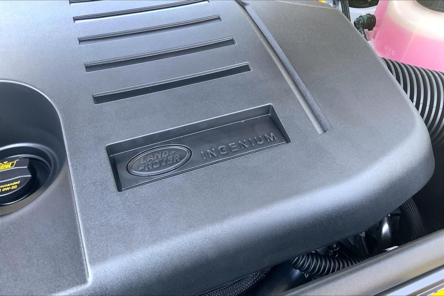 New 2026 Fuji White Land Rover Dynamic SE image 17