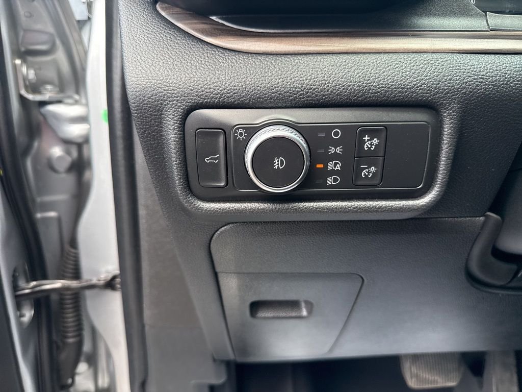 Used 2020 Silver Ford Limited image 32