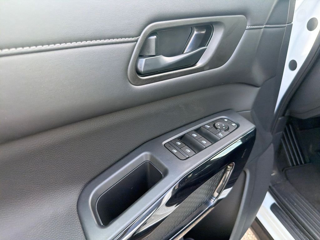 New 2026 Nissan Pathfinder SV 4D Sport Utility