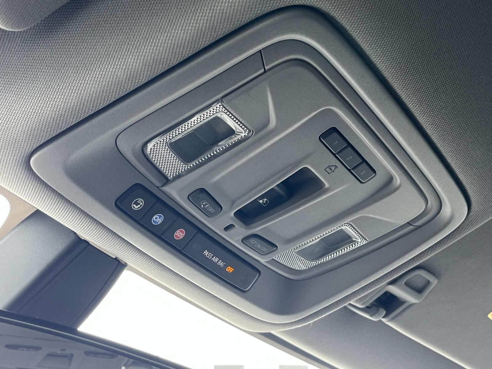 Used 2019 BLACK Chevrolet LT image 32