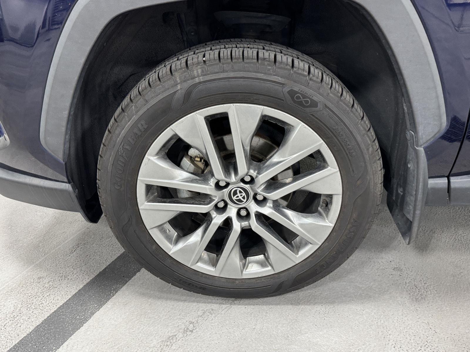 2022 Toyota RAV4 XLE Premium - Photo 17