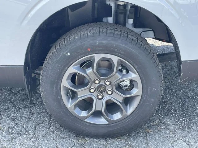 New 2025 White Ford XLT image 8