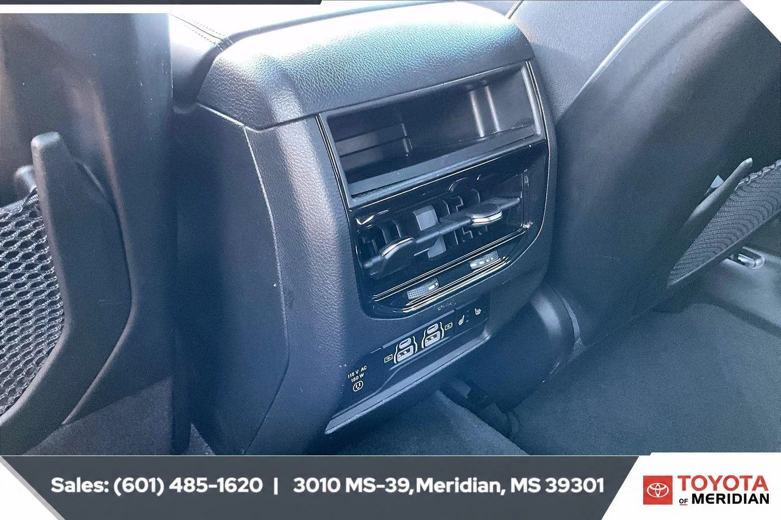 Used 2023 Diamond Black Crystal Pearlcoat Jeep Overland image 24