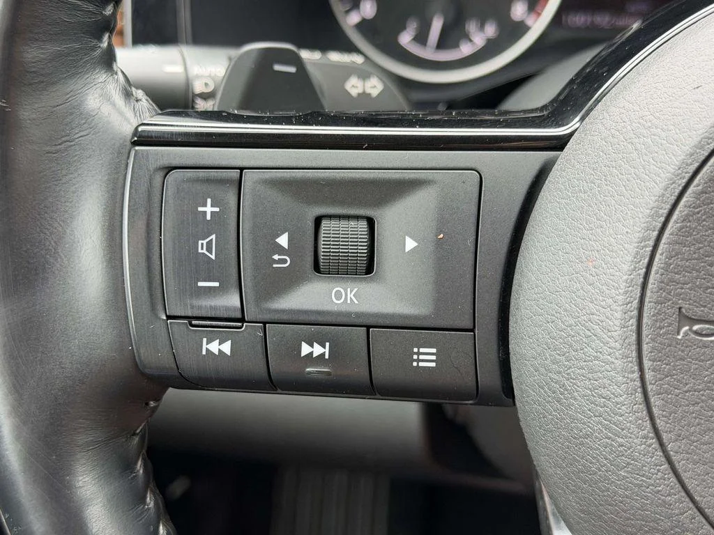 Used 2022 Scarlet Ember Tintcoat Nissan Platinum 4WD image 28
