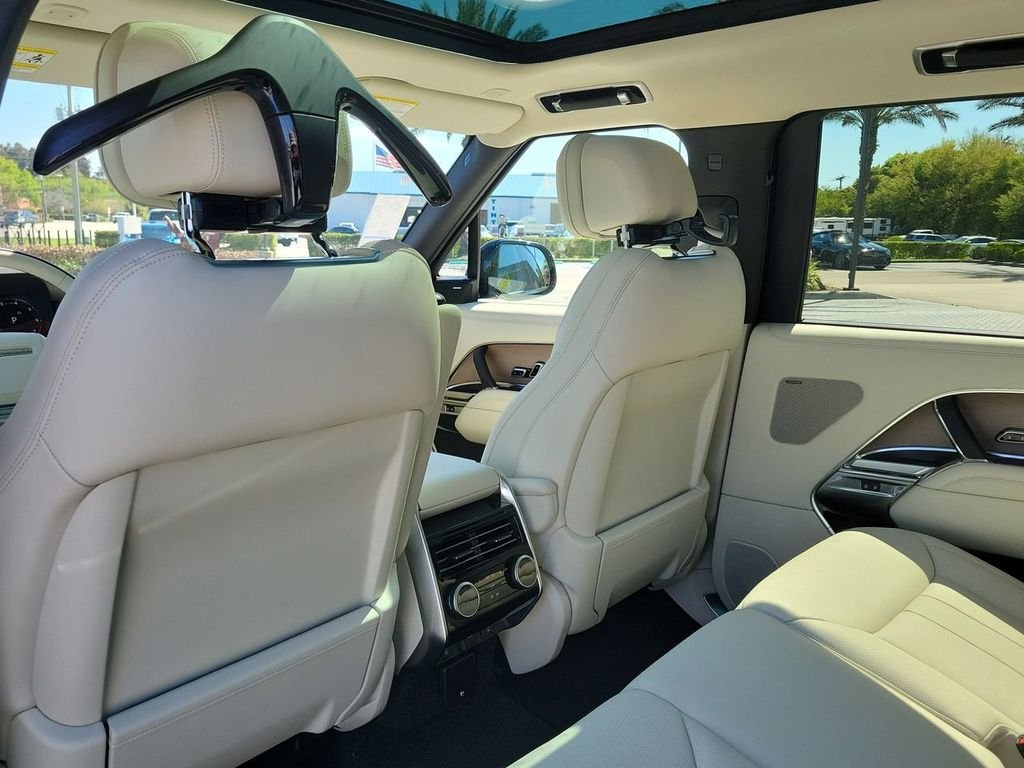 New 2026 Charente Grey Land Rover SE image 17