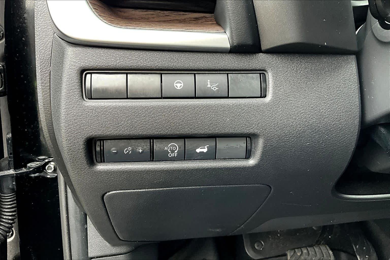 Used 2025 Super Black Nissan Platinum image 55