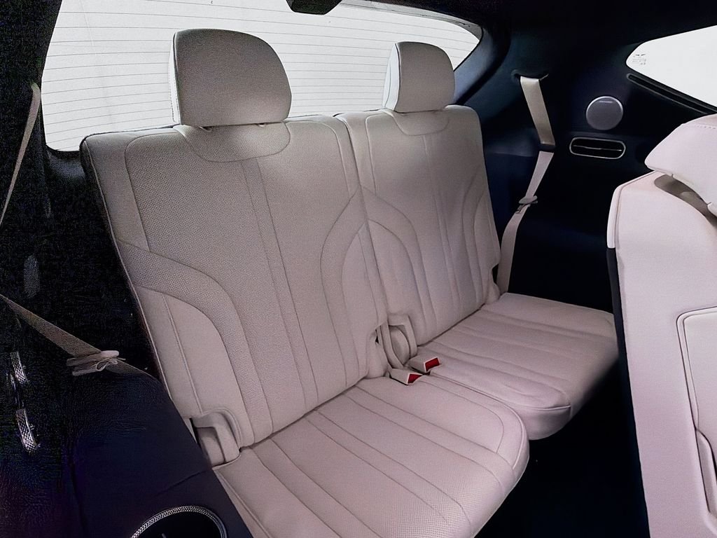 New 2026 Savile Silver Genesis 3.5T Prestige image 29