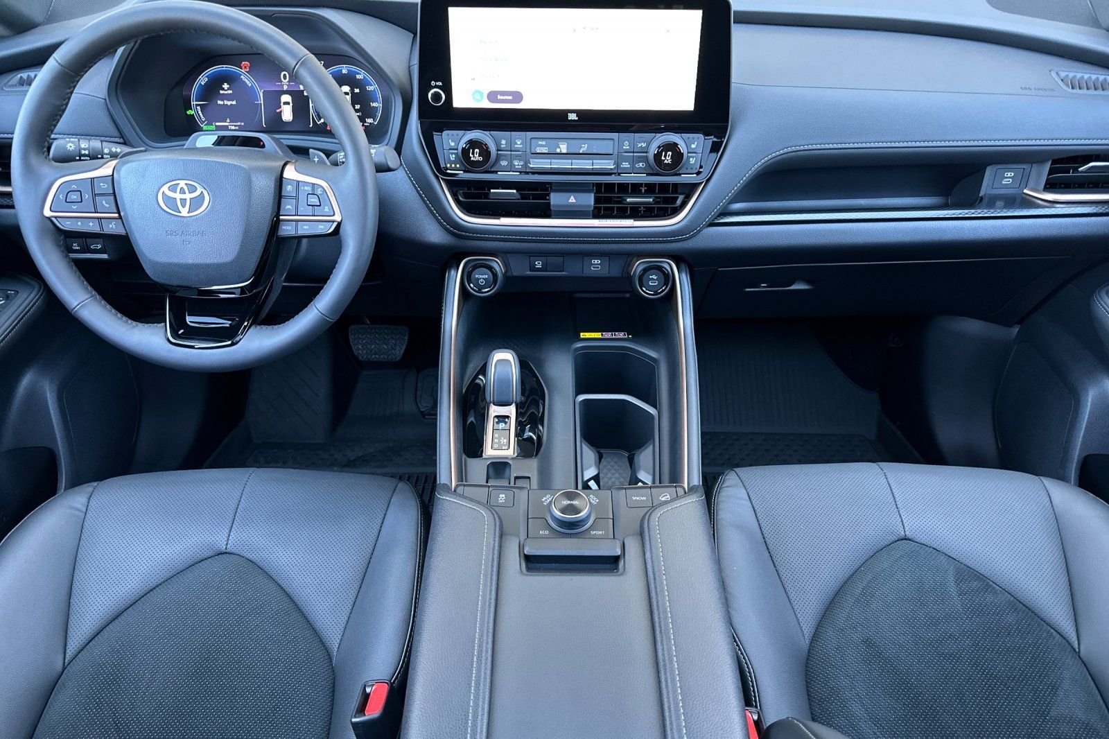 Used 2026  Toyota MAX Platinum image 13
