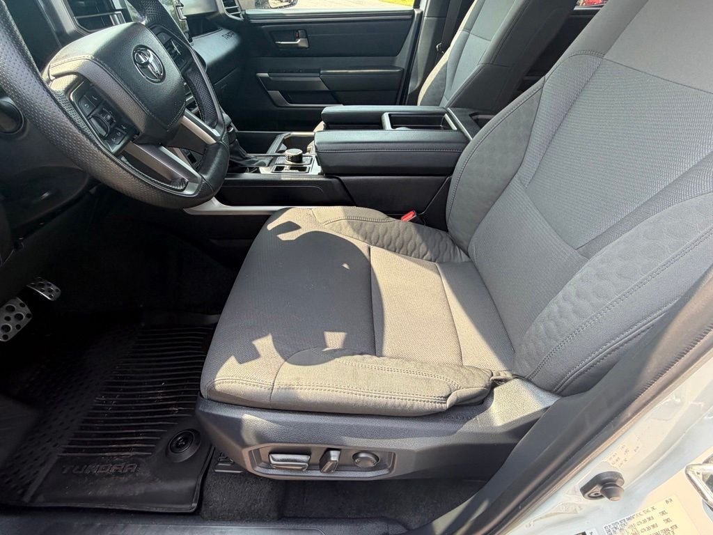 Used 2025 White Toyota SR5 image 17
