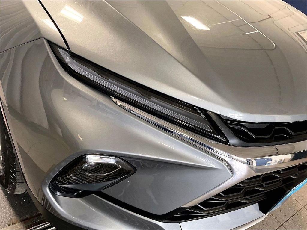 Used 2025 Gray Chevrolet LT image 31
