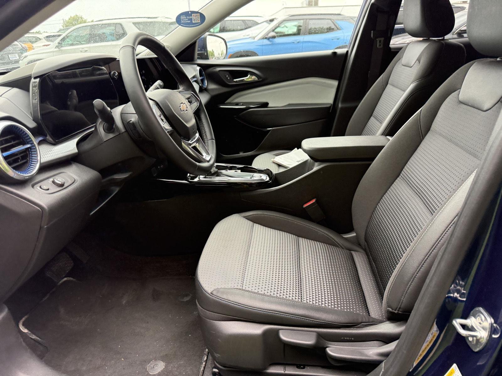 Used 2024 Blue Glow Metallic Chevrolet LT image 4