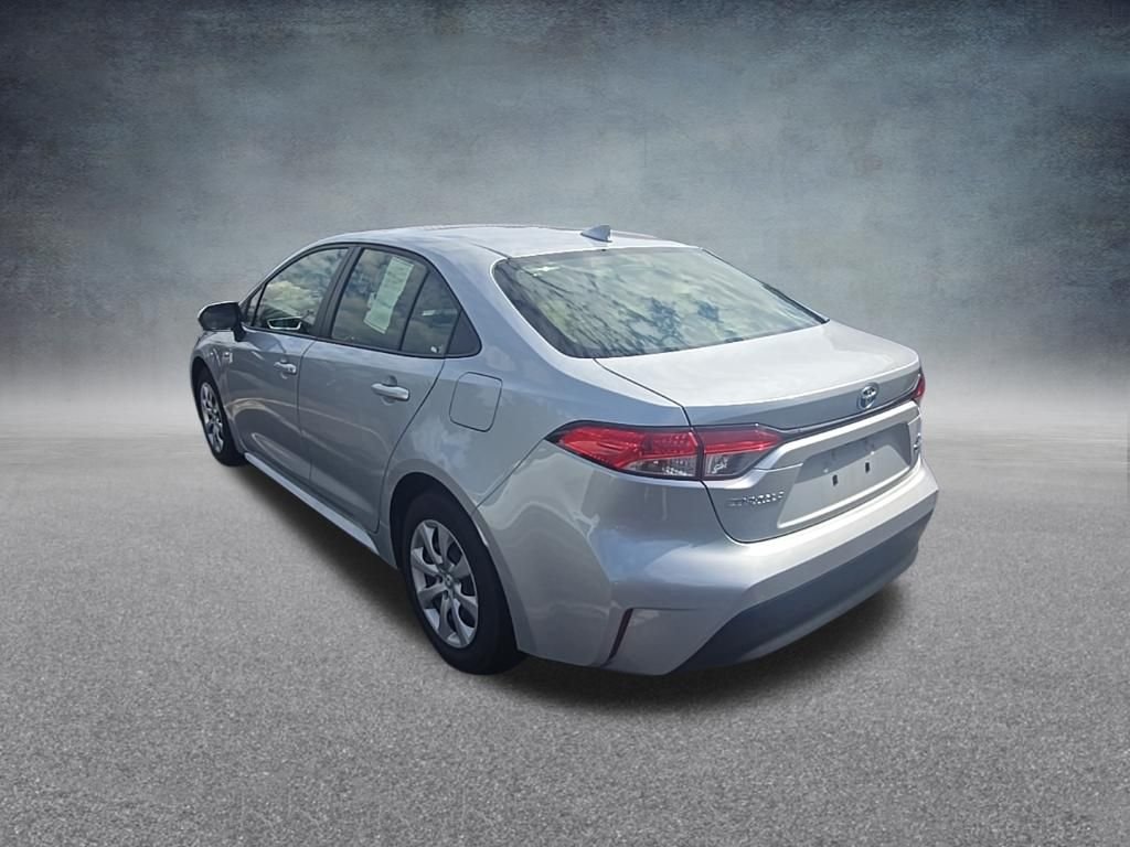 Used 2025 Classic Silver Metallic Toyota LE image 5