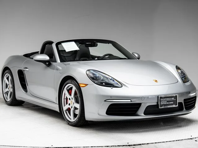 Certified Used 2017  Porsche S image 33