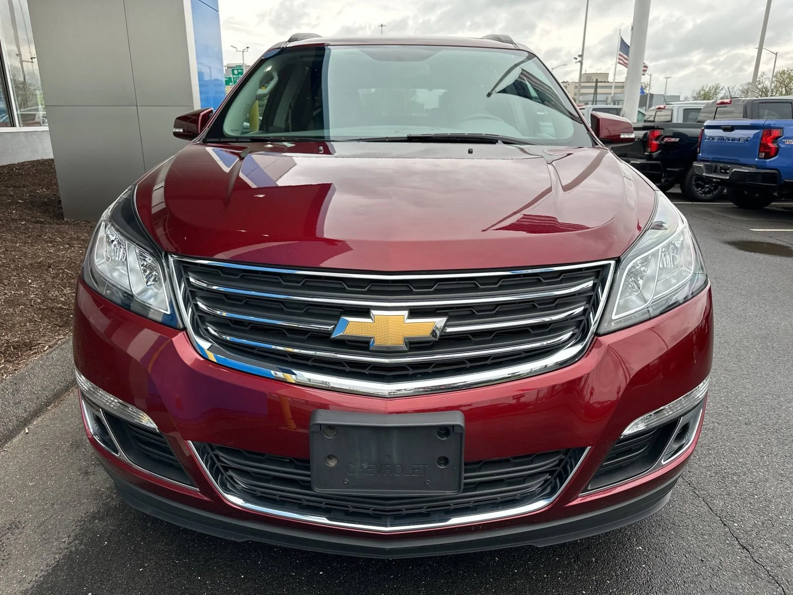 Used 2017 Chevrolet Traverse 2LT with VIN 1GNKVHKD7HJ310958 for sale in East Hartford, CT
