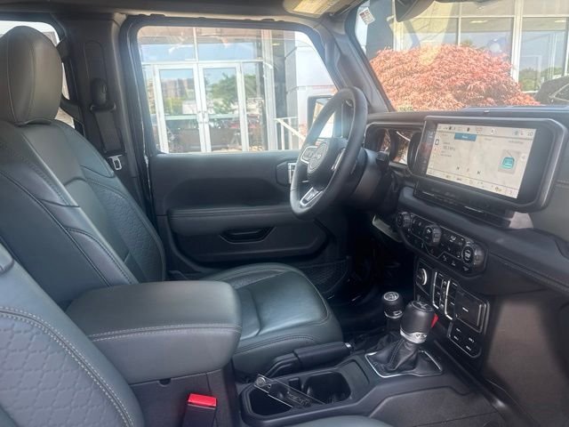 Used 2024 Black Jeep High Altitude 4xe image 30