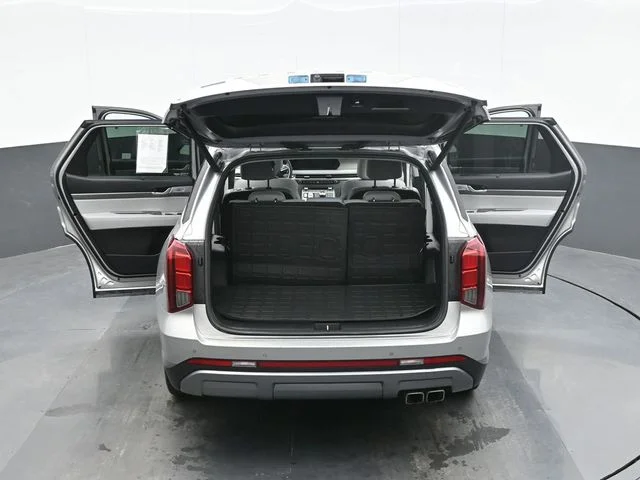 Used 2024 Silver Hyundai SEL image 27