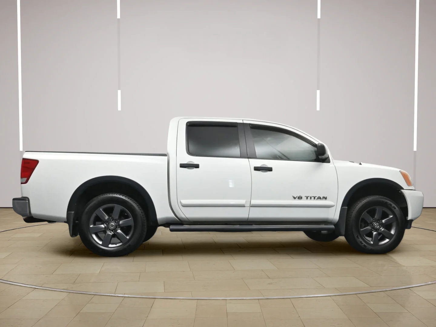 Used 2015 Glacier White Nissan SV image 19