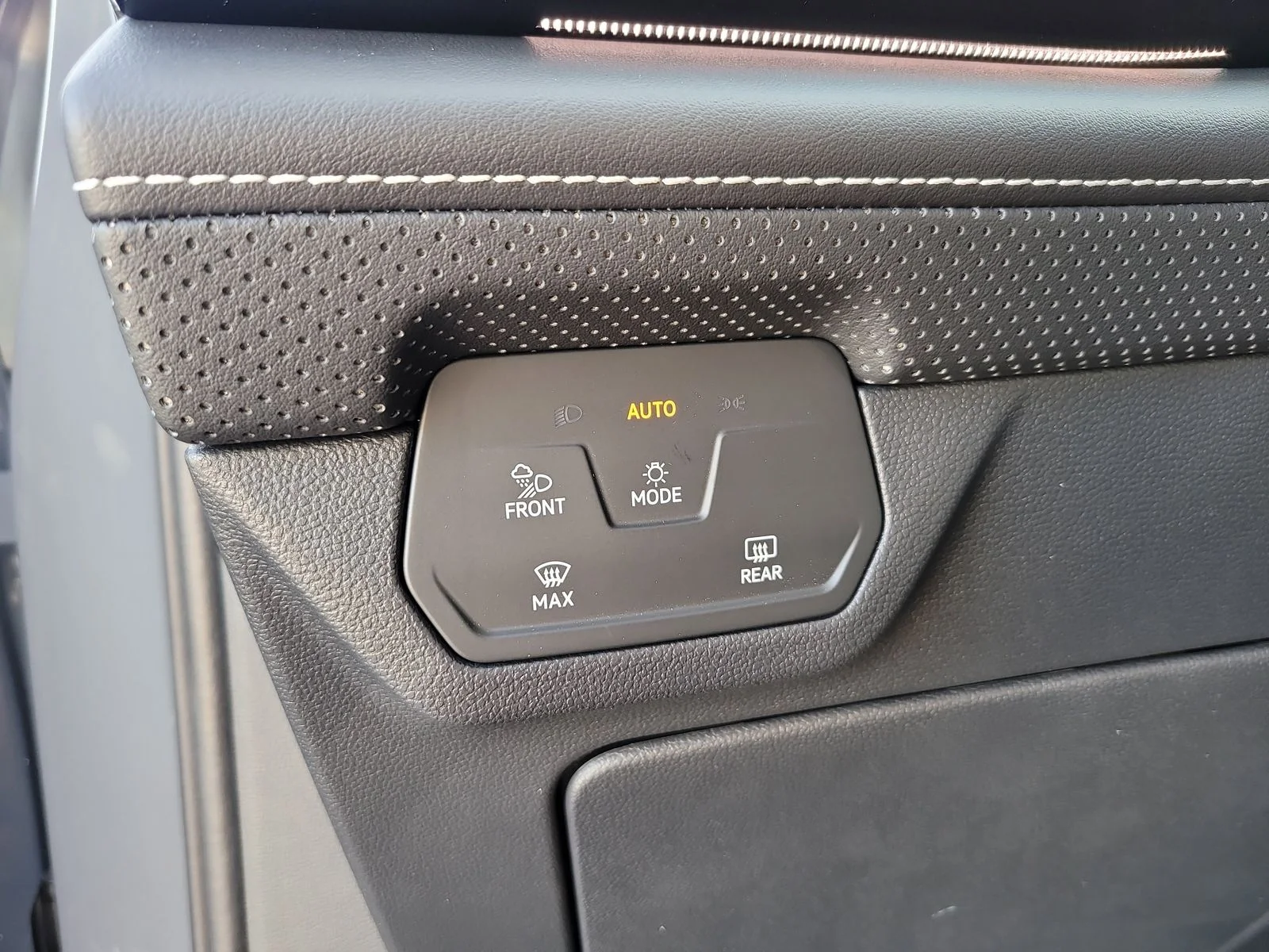 2026 Volkswagen Atlas SEL - Photo 30