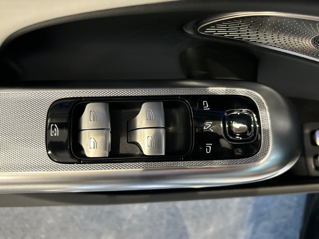 New 2027 MANUFAKTUR Moonlight White Magno Mercedes-Benz AMG® E 53 Hybrid Wagon image 10