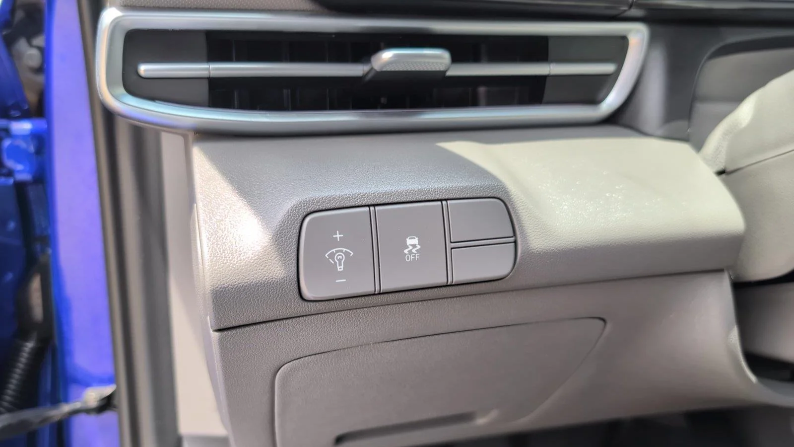 Used 2025 Intense Blue Hyundai SEL Convenience image 31