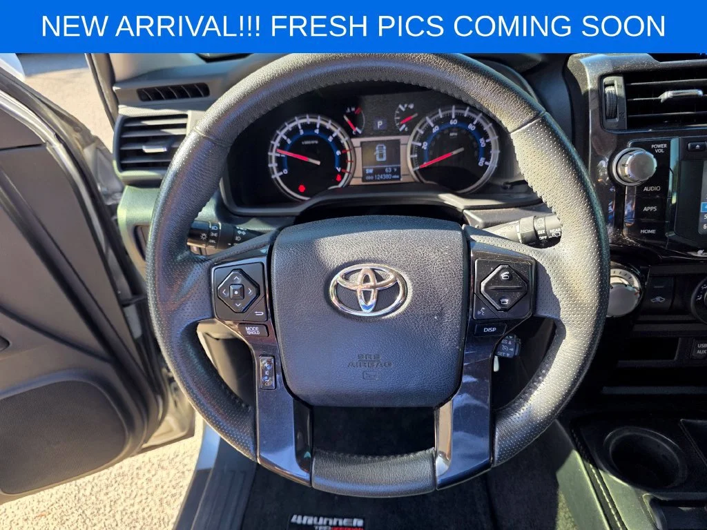 Used 2019  Toyota SR5 image 12