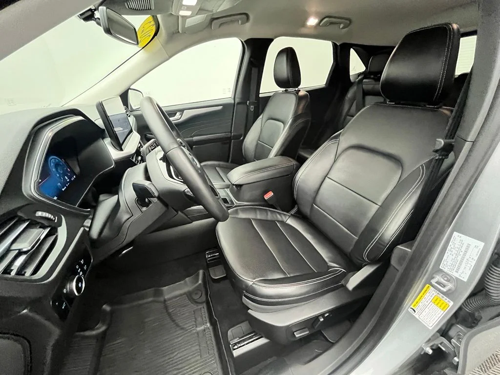 Used 2023 Silver Ford Platinum image 21
