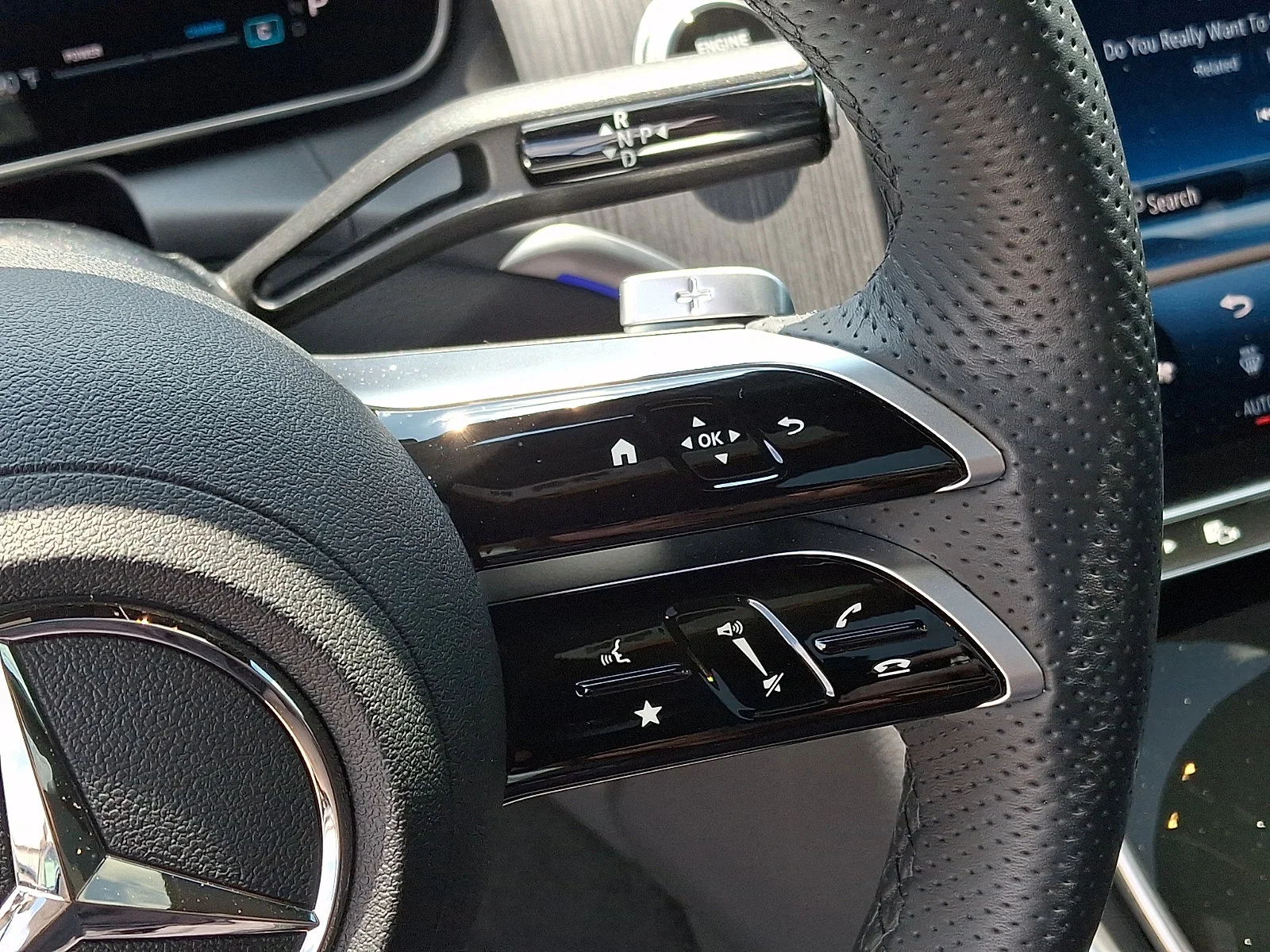 Used 2025  Mercedes-Benz GLC 300 Coupe image 22