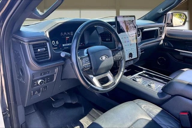 Used 2022  Ford Platinum image 14