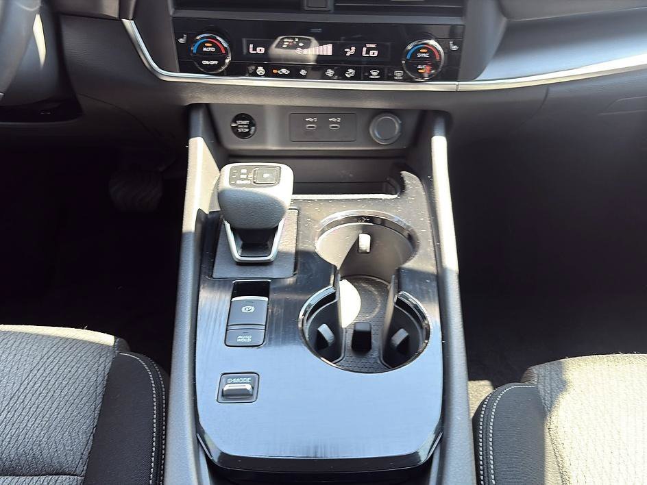 Used 2026 Super Black Nissan SV image 41