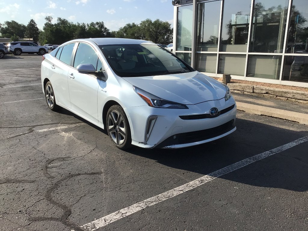Used 2022 White Toyota L Eco image 2
