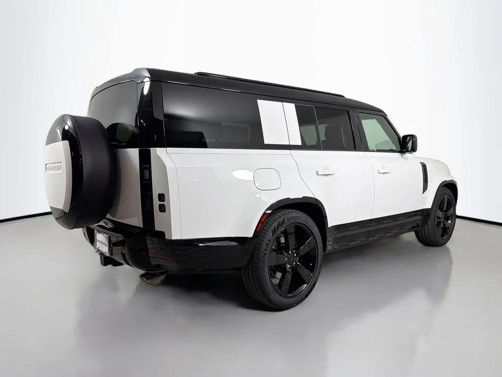 New 2026 Fuji White Land Rover V8 image 5