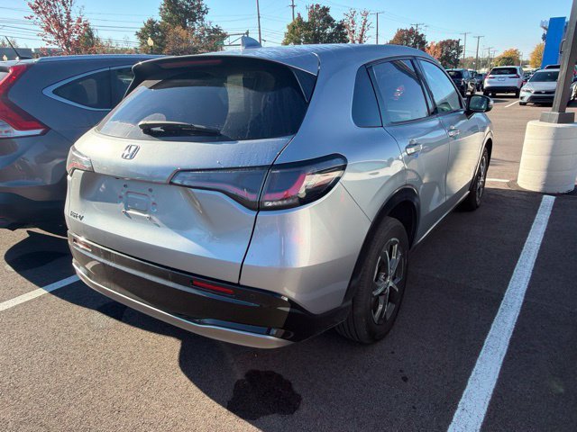 Certified Used 2025 Lunar Silver Metallic Honda EX-L image 4