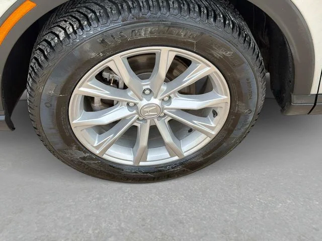 Used 2023 Silver Honda EX-L image 13