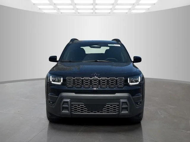 New 2026 Diamond Black Crystal Pearl-Coat Exterior Paint Jeep Laredo image 2