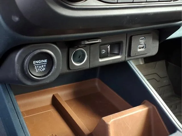 Used 2024 Gray Ford LARIAT image 14
