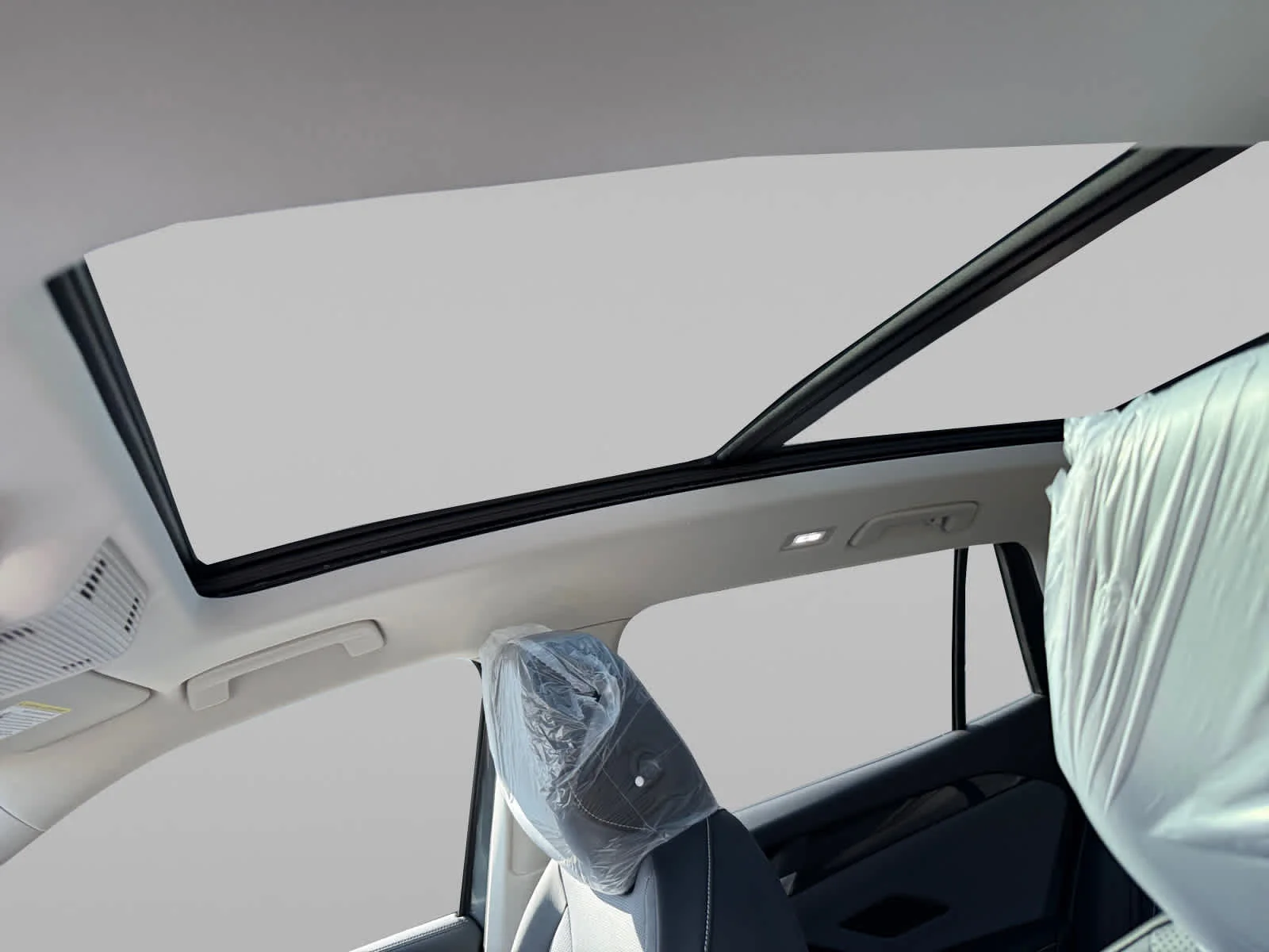 New 2026 Platinum Gray Metallic Volkswagen SE image 12