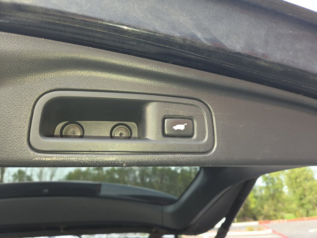 Used 2016  Honda Touring image 24
