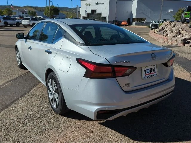 Used 2023 Silver Nissan 2.5 S image 6