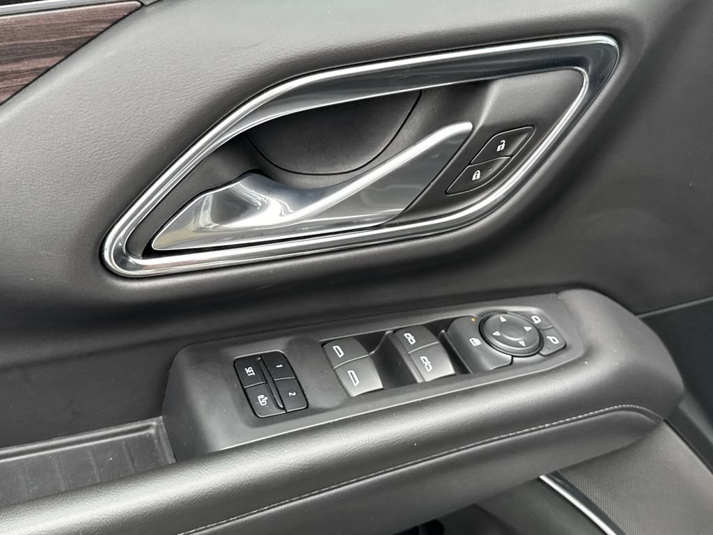 Used 2024 Summit White Chevrolet LT image 28