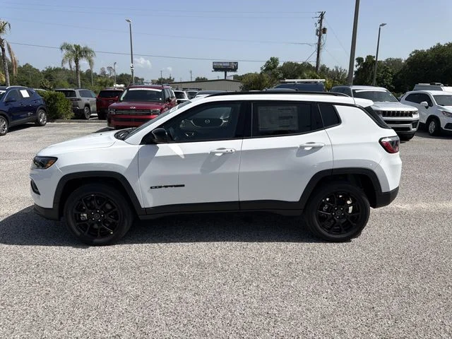 New 2026 Bright White Clearcoat Jeep Latitude image 7